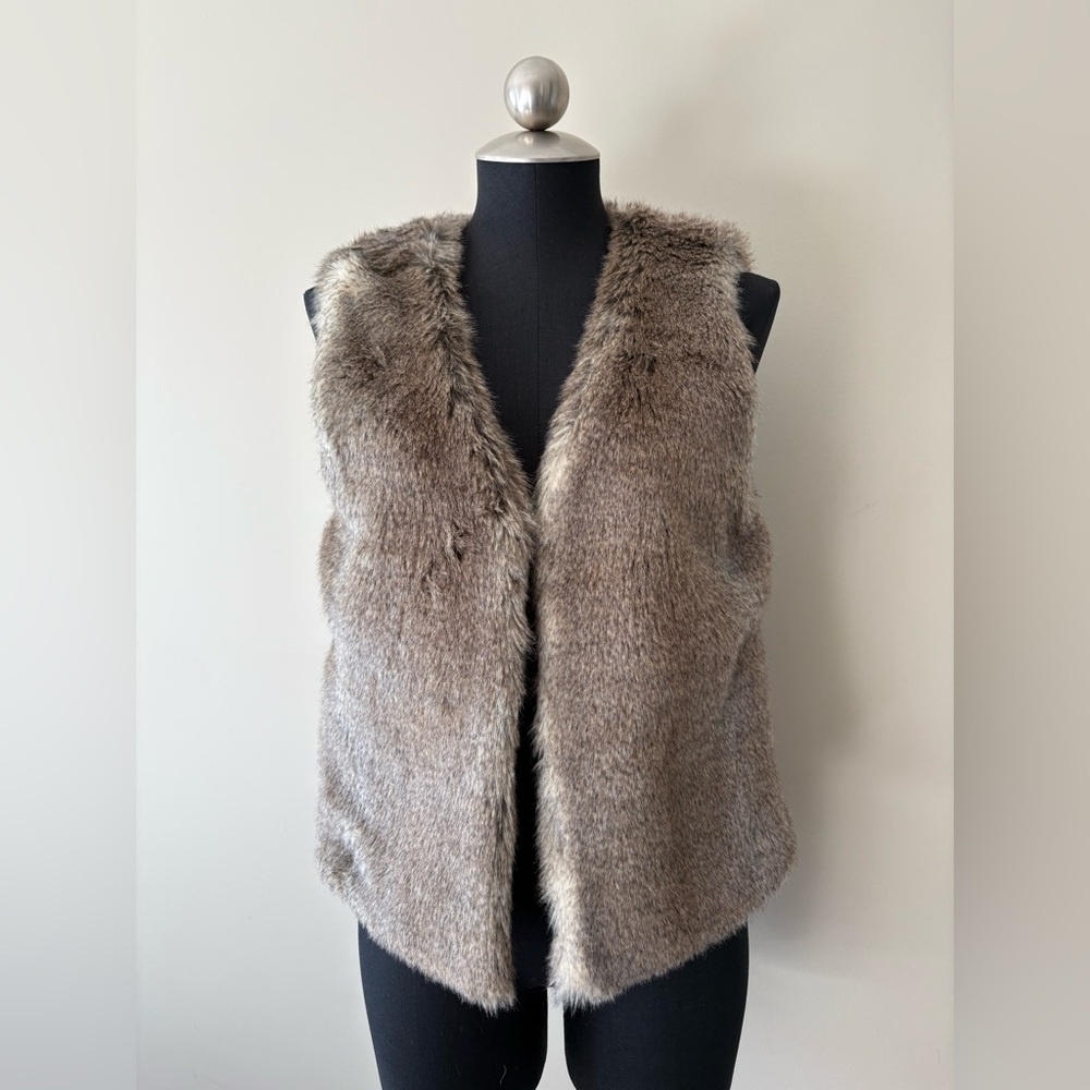 Talula Women’s Medium Fur Vest